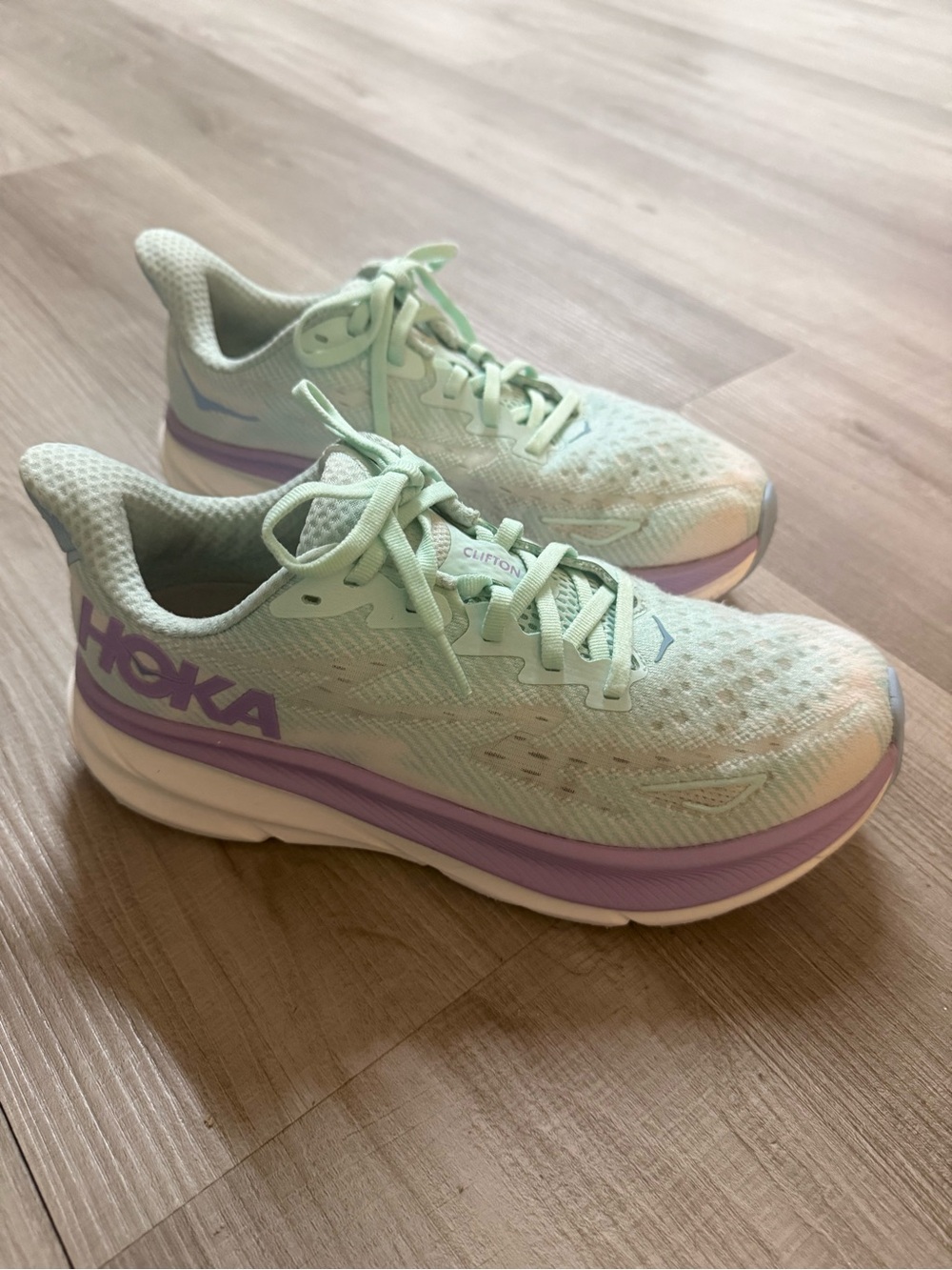 Women’s Hoka Clifton 9 Running Sneaker size 8.5